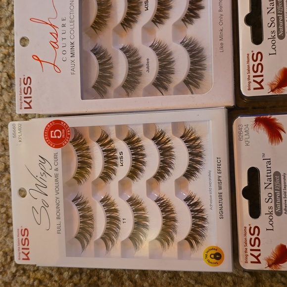 Bundle of Kiss lashes - Picture 5 of 5